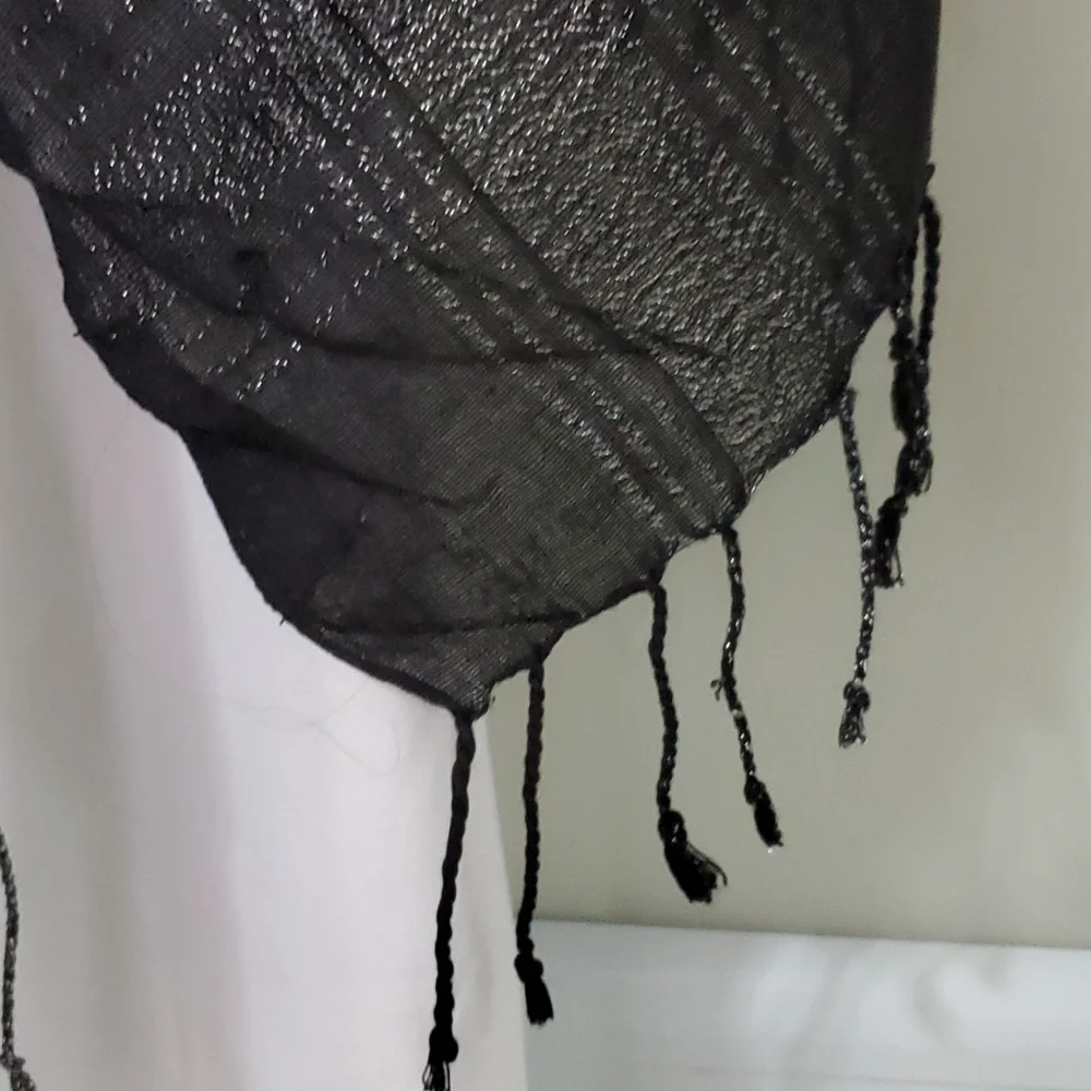 Zuriel Scarf Black & Silver New Without Tag